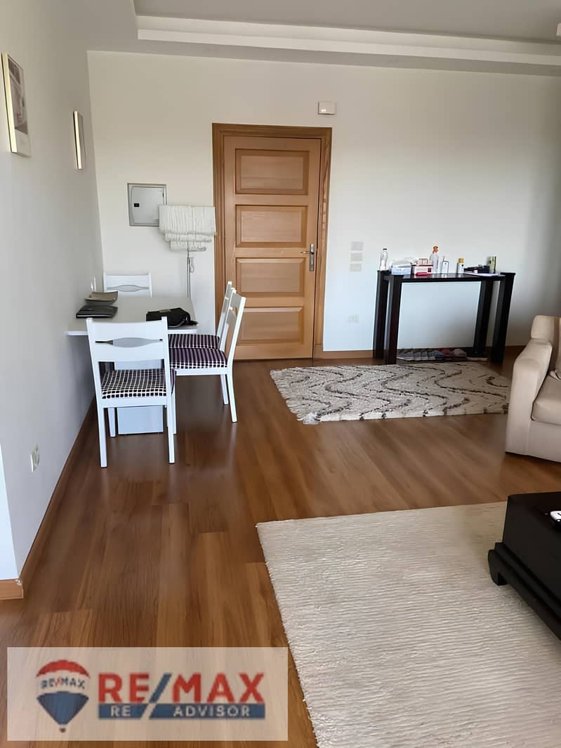 2 photo_5994349735084935981_y (1). jpg