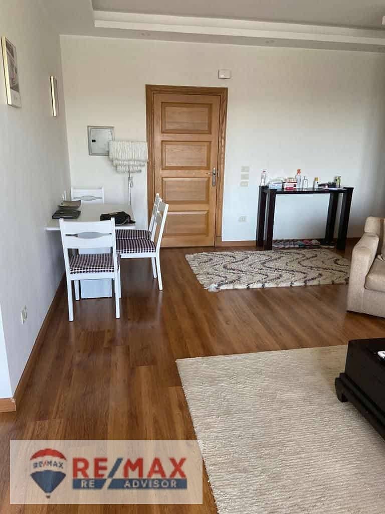 3 photo_5994349735084935981_y. jpg