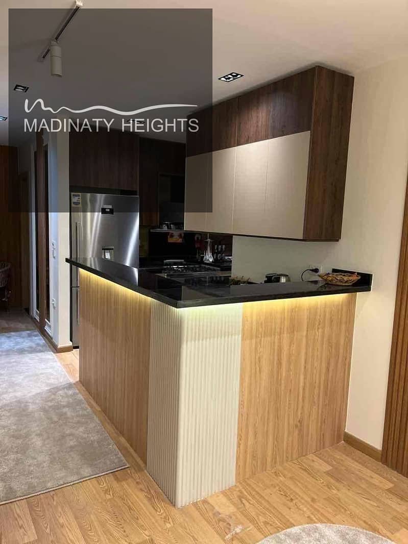 14 dfee80b9-7805-4f70-93e8-14db4f1b2b4c. jpg