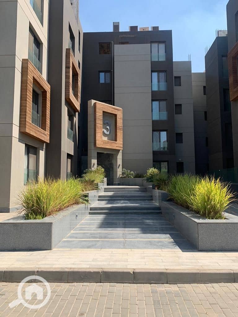 10 e8de99b2-d13d-4d59-8872-06e10b97fd35. jpg