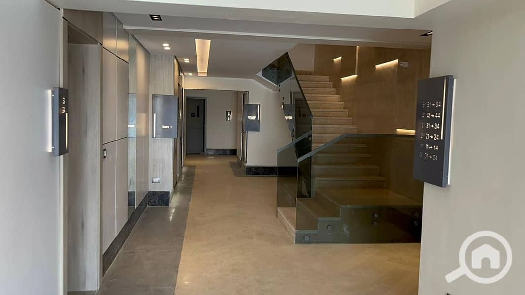 10 8e039bb7-f562-4ebc-b522-b3dd5615f322. jpg