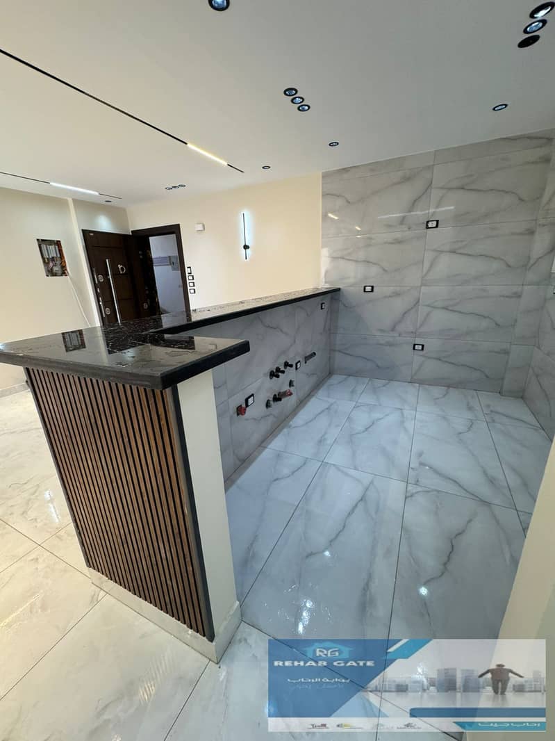 11 f3805d7d-2675-445c-b859-52332765cf25. jpg