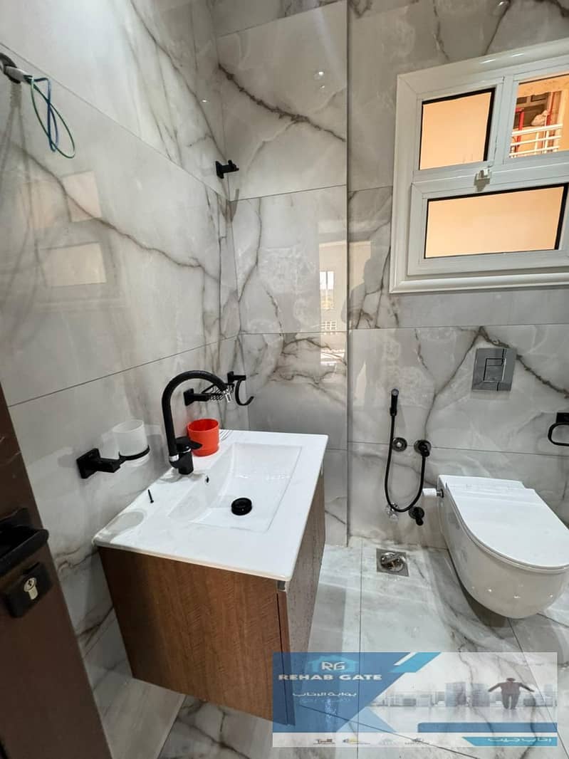 12 cbb5e386-a3ea-42c8-b25f-563883fbb2a6. jpg