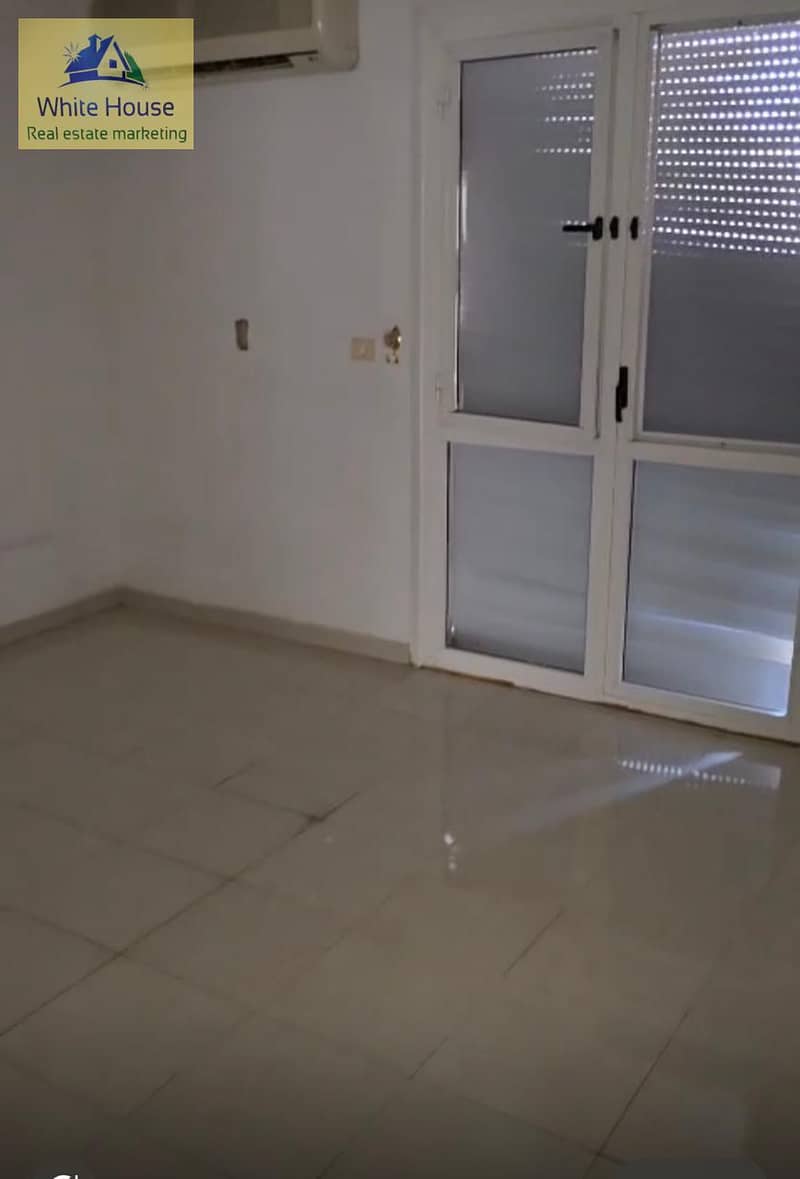 4 49d5fbc2-a17d-401f-b510-492c95cc804e. jpg