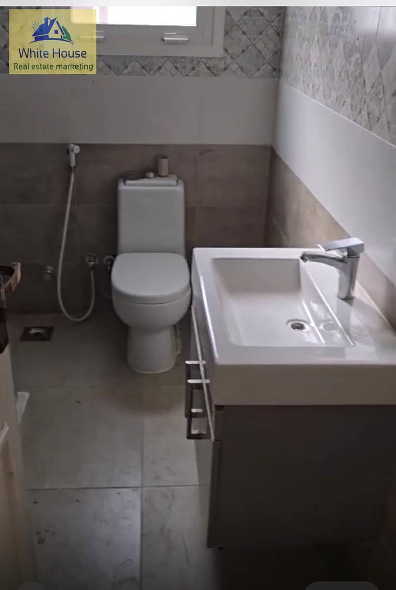 7 b3d3a5ff-8c70-499f-8184-6f5866ba93a0. jpg