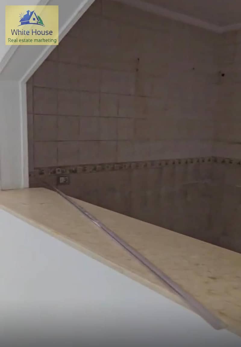 9 c93b84af-47b1-456f-83a3-2ca5d0ceb69f. jpg