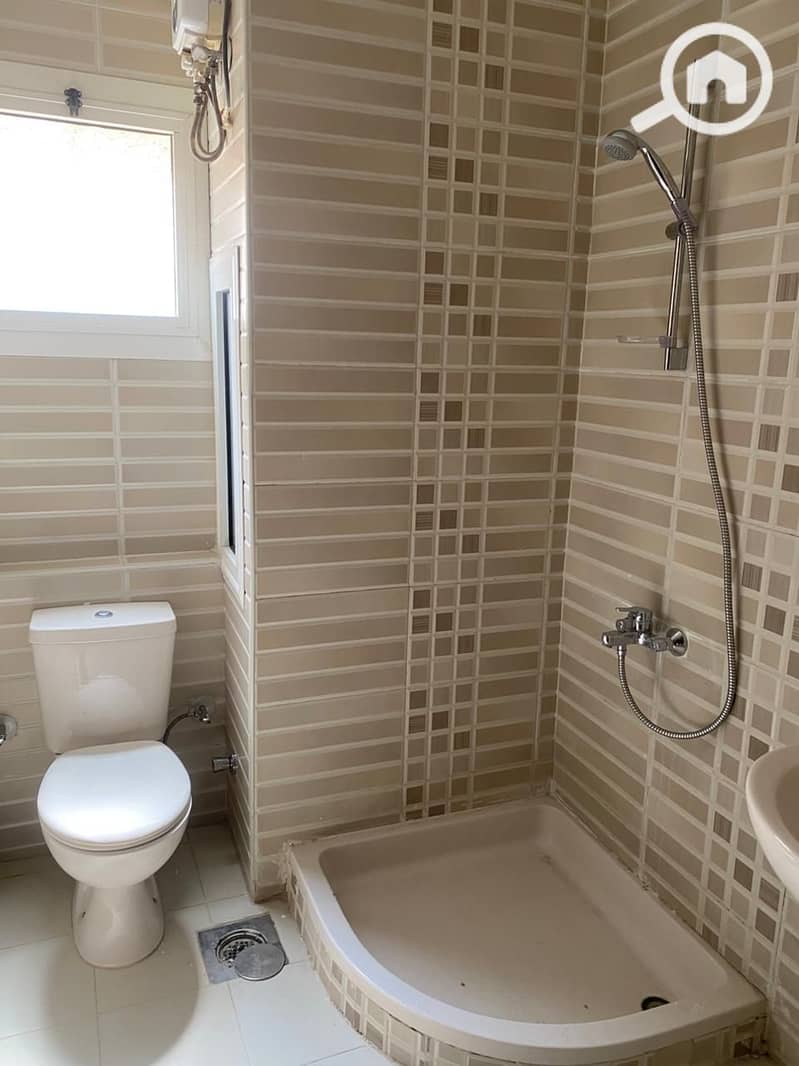 4 WhatsApp Image 2025-11-02 at 23.18. 19_4703fe47. jpg