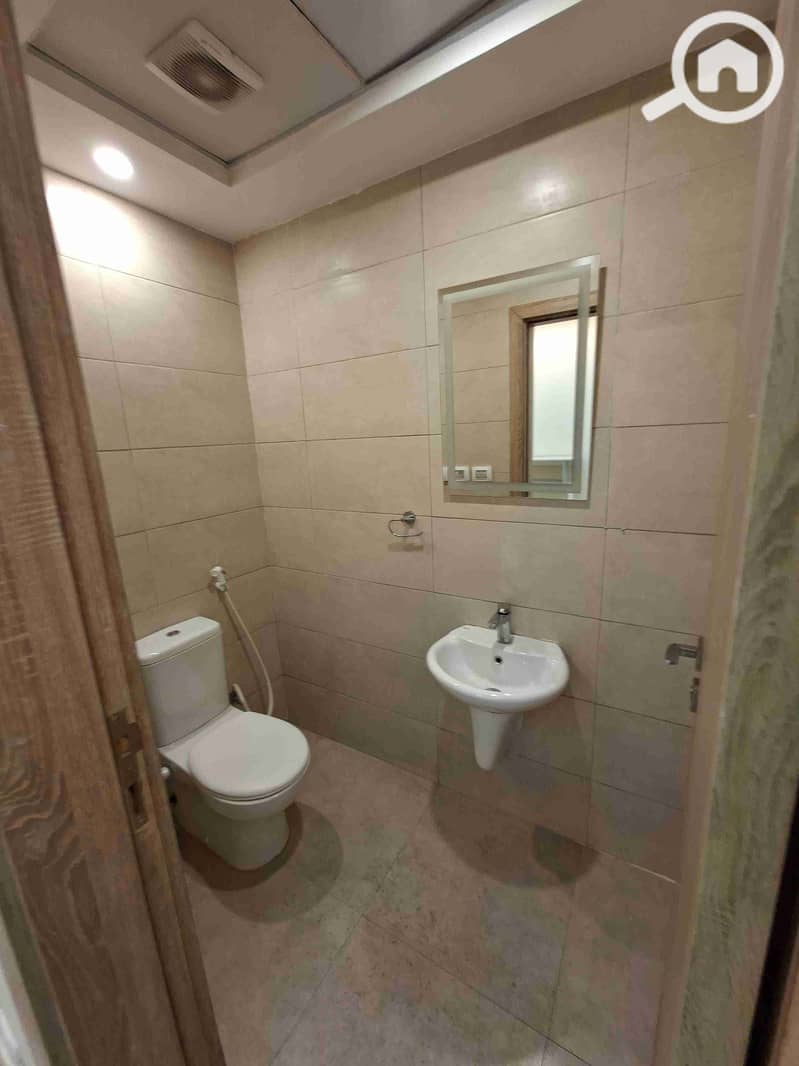 7 ٢٠٢٥١٠١٦_١٩٠٦٣٤. jpg