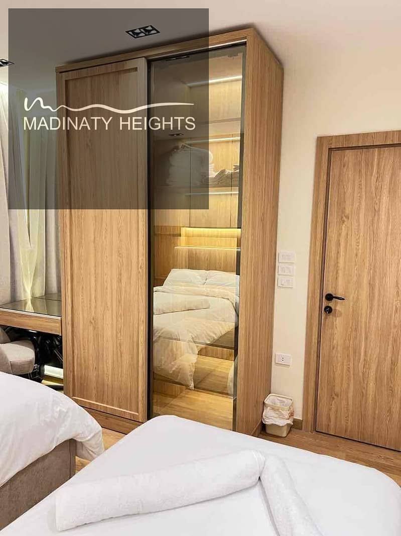 12 f0f74ddd-3fac-4737-8748-645fe34b193a. jpg