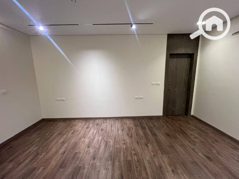 6 51f3a596-c10a-4ee3-b3c3-f43eb99e3411. jfif. jpg