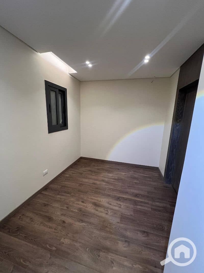 12 95ef7b07-f7d4-4920-adf4-26fc3e7da6e5. jfif. jpg