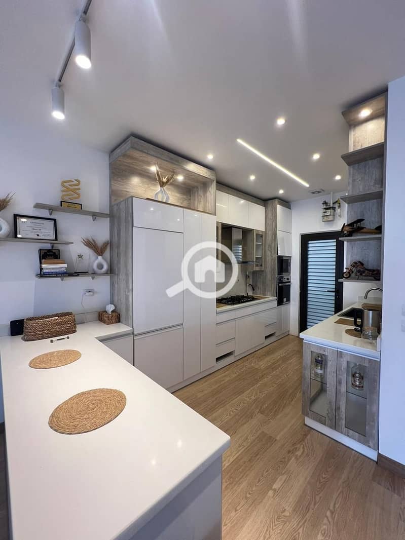 3 bf91d3dc-bf22-4929-8d36-f56363e20ae0. jpeg