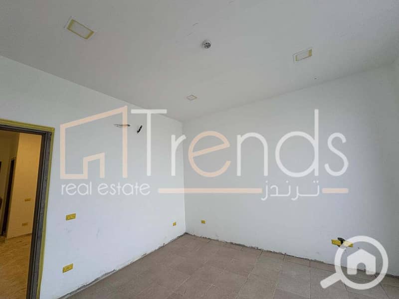 8 WhatsApp Image 2024-12-04 at 1.39. 59 PM (10). jpg