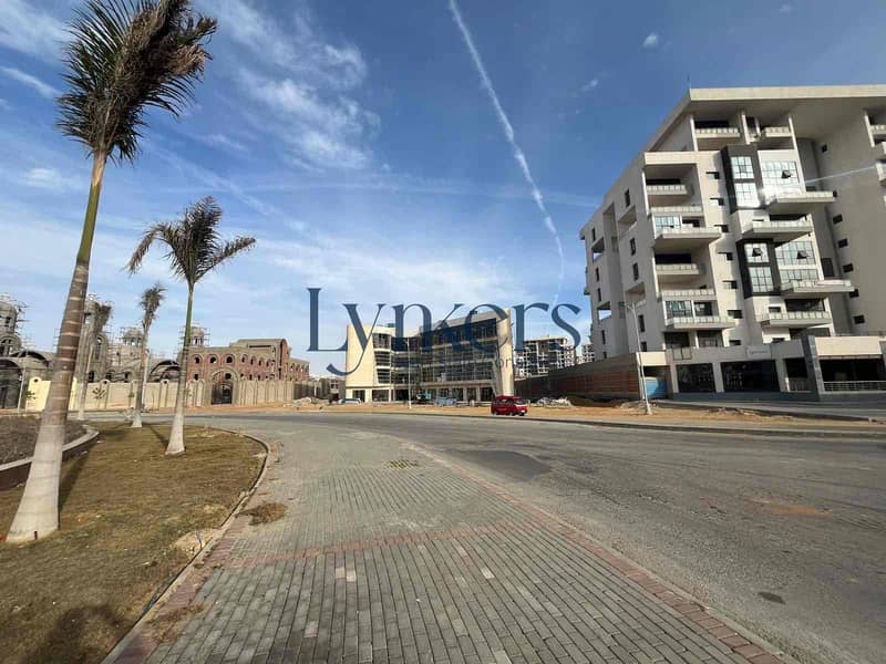 9 bdc325f6-4890-4c81-bbcb-4b49a4817861. jpg