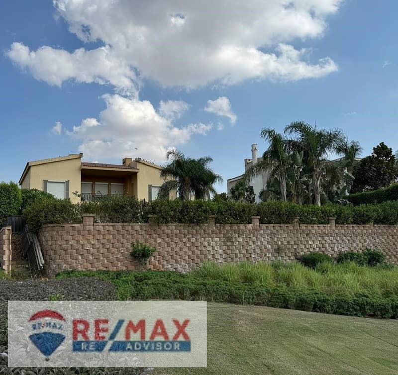 photo_5988052935071878821_y. jpg