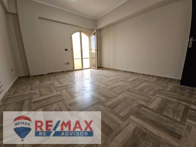 3 photo_5988052935071878675_y. jpg