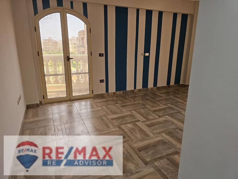 4 photo_5988052935071878676_y. jpg