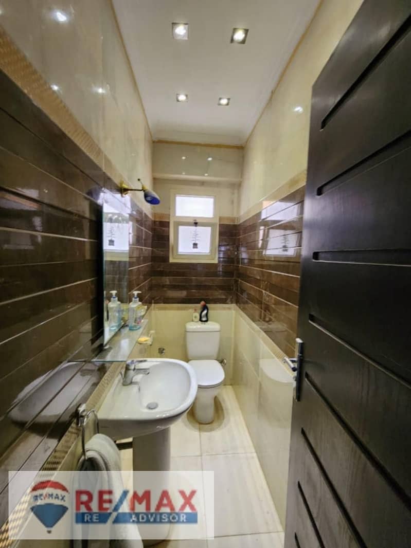 8 photo_5988052935071878673_y. jpg