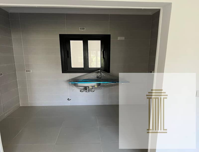 23 13227bce-32e3-42b2-bc46-20e1604446d9. jpg