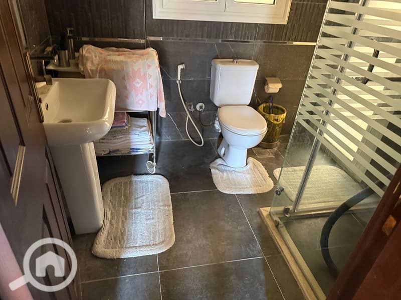 4 a9440b80-6359-4127-87d6-c2f93bba7bd7. jpeg