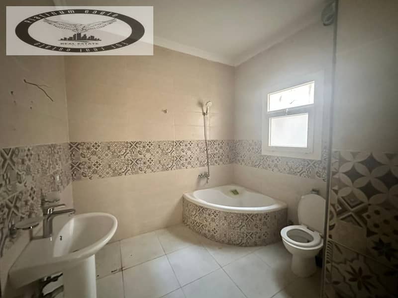 11 cad07ecb-21b2-4f42-bc4c-a19ad93a390d. jpg