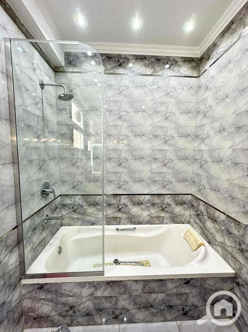 10 c77c51dc-ea6c-4af0-b61b-8cb5117c0399. jpg