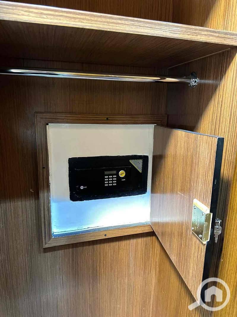 16 ac001dc7-ff7b-4980-b4cf-1ce1fea73aed. jpg