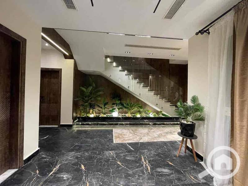 3 550b96f4-232c-47c8-bb71-303a3a329926. jpg