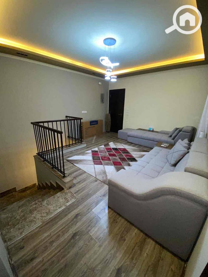 15 0ecc472f-9f3c-4905-8594-bc000d25794e. jpg