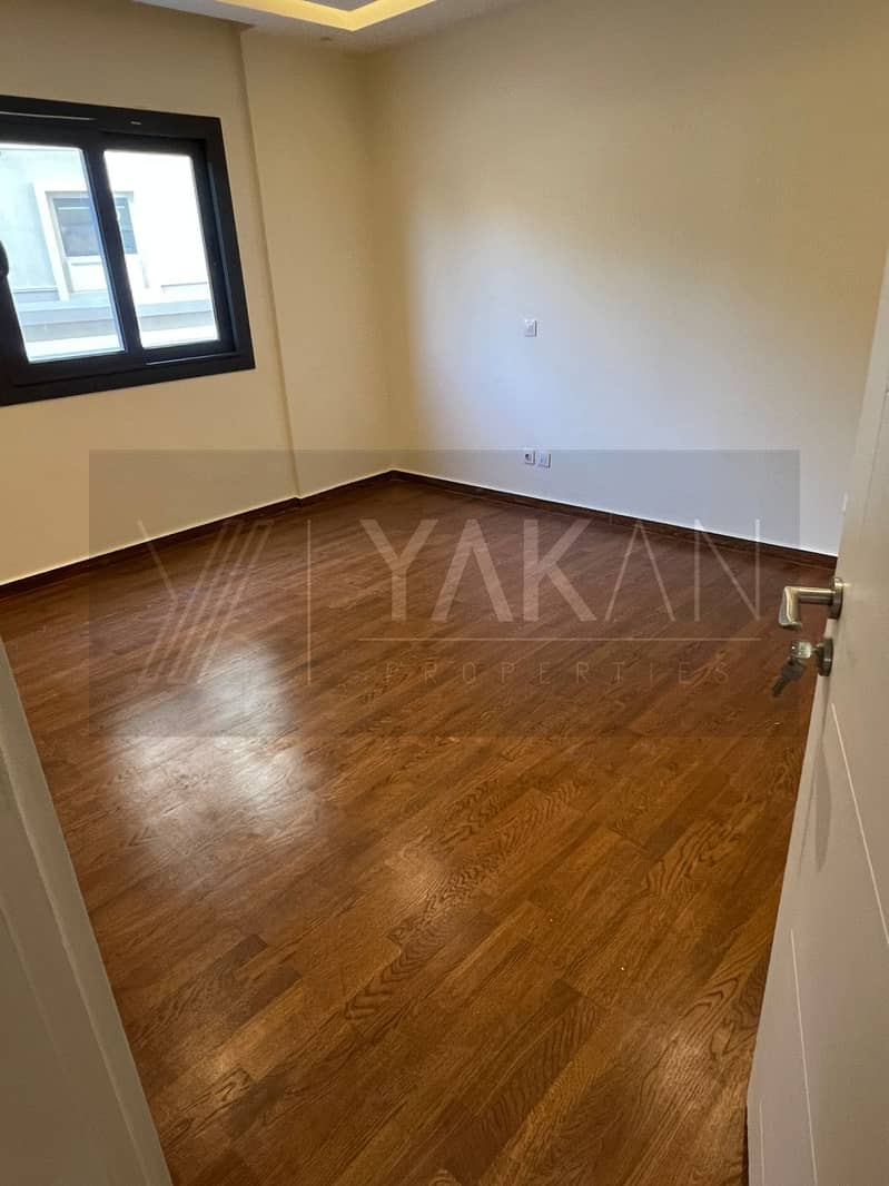 4 WhatsApp Image 2025-10-22 at 16.49. 26. jpeg