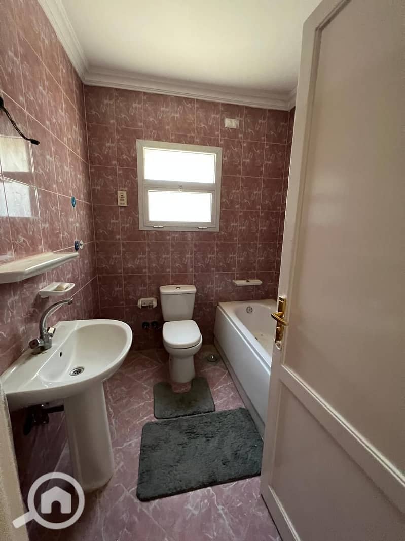 9 1f32cf4c-7f10-4f7b-be3f-677f7b13b918. jpeg