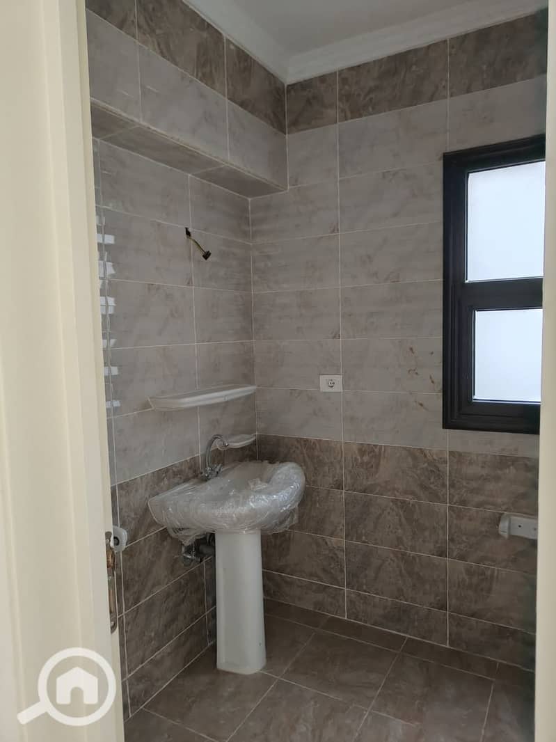 8 WhatsApp Image 2025-11-01 at 4.41. 22 PM (1). jpeg