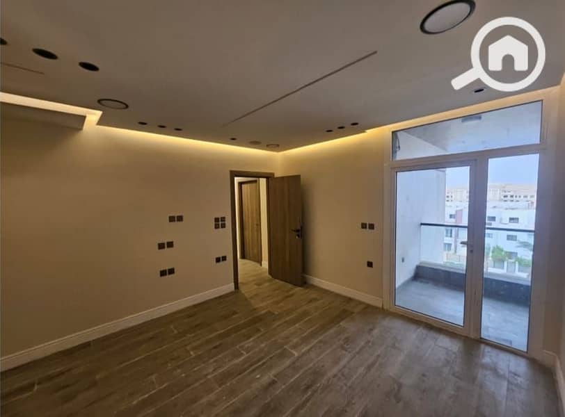 10 WhatsApp Image 2025-11-03 at 13.41. 09_93505969. jpg