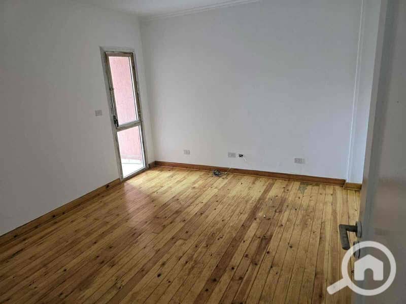 8 80ee2e92-8bbd-409f-8d77-8490ee90176a. jpg