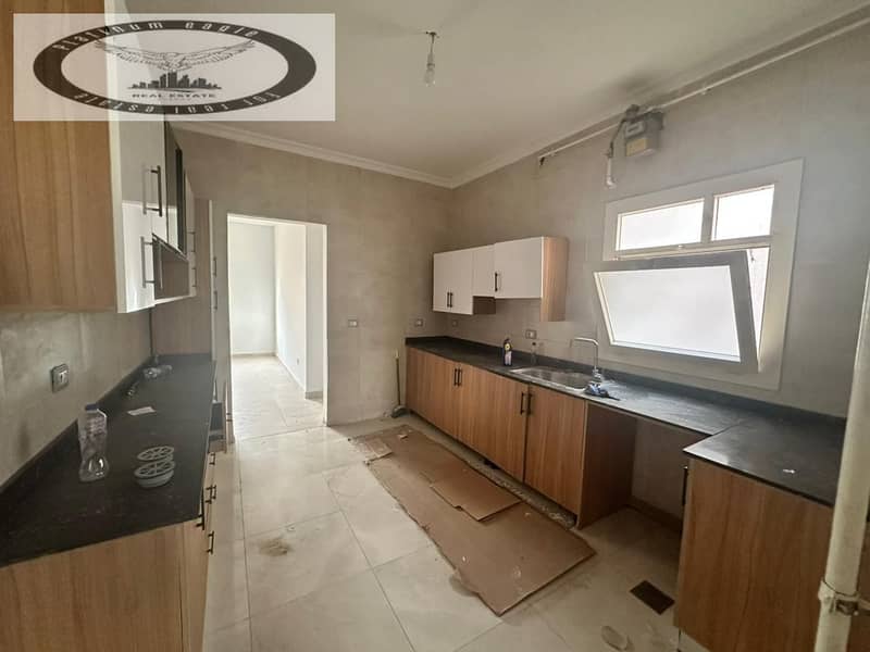 8 31d80d38-11f7-43c7-b786-28d0b45599bd. jpg