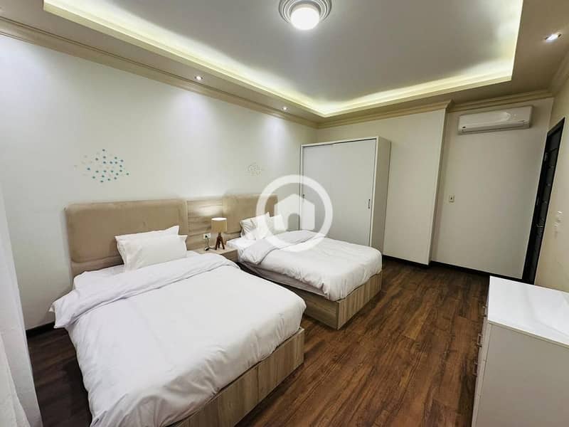 5 4f486935-1e61-4b79-abc4-ec74e622c838. jpg