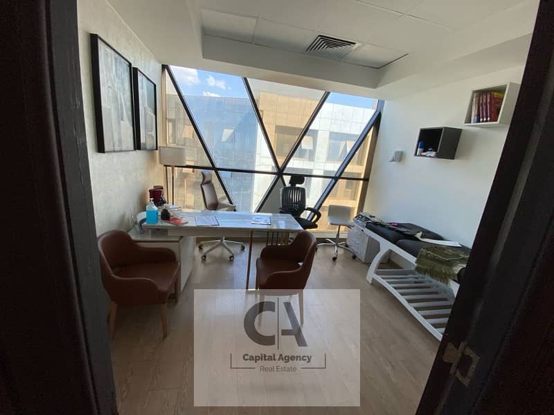 2 photo_6046587661373344768_y. jpg