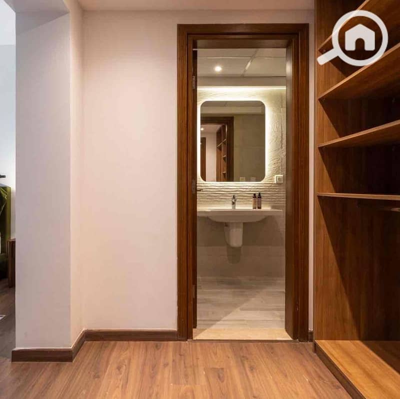 6 7e1f7af9-18ab-47e9-b9b2-64a75d3b5be4. jpg