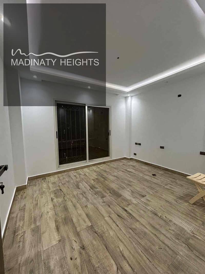 8 eead9049-5e21-4a40-b498-38a60e1fe82e. jpg