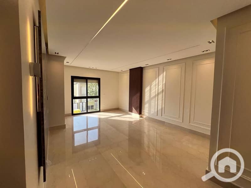 2 e2d1b8c4-bc45-4c76-a36f-56c92ea8de9f. jpeg