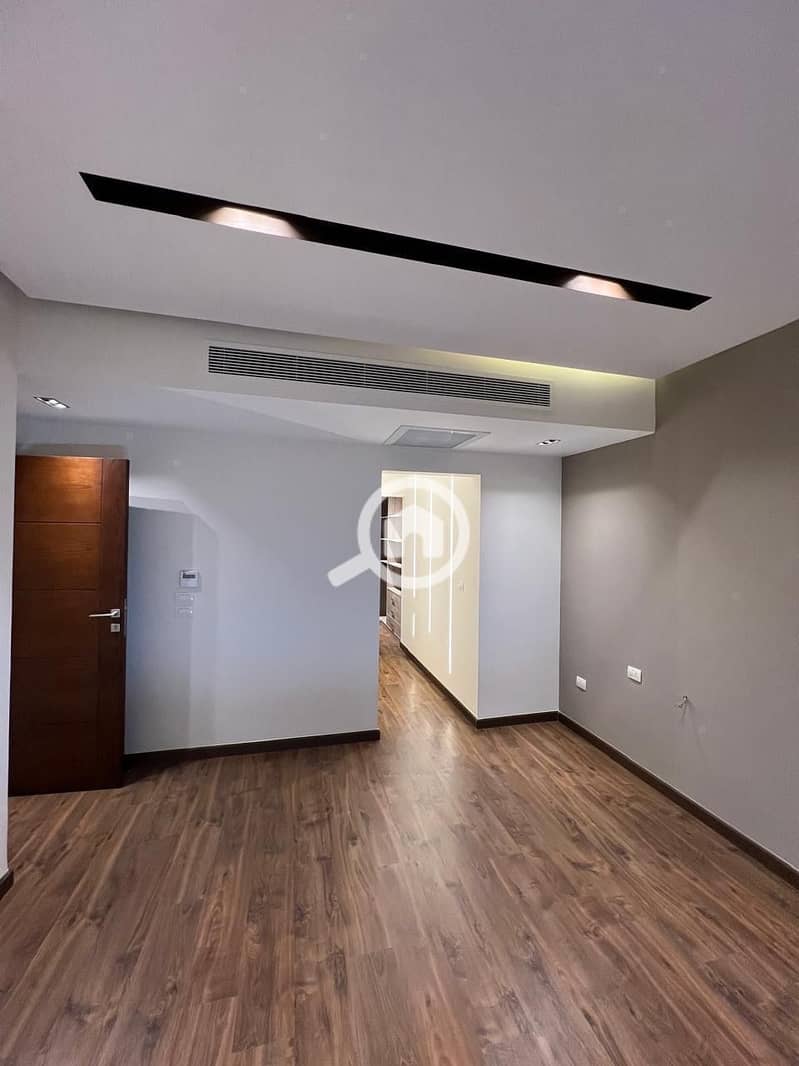 8 d3bbc543-7516-4919-bcfb-a30a8675f935. jpeg