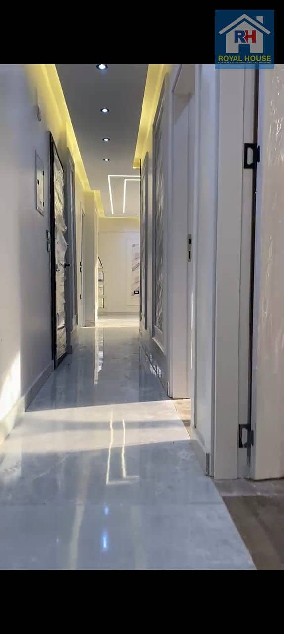 7 c9bbd327-5774-4757-8579-fbfe1b859773. jpeg