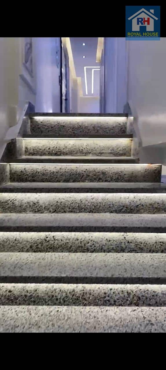 11 f0af0b11-7181-40c9-98fc-50174f738465. jpeg