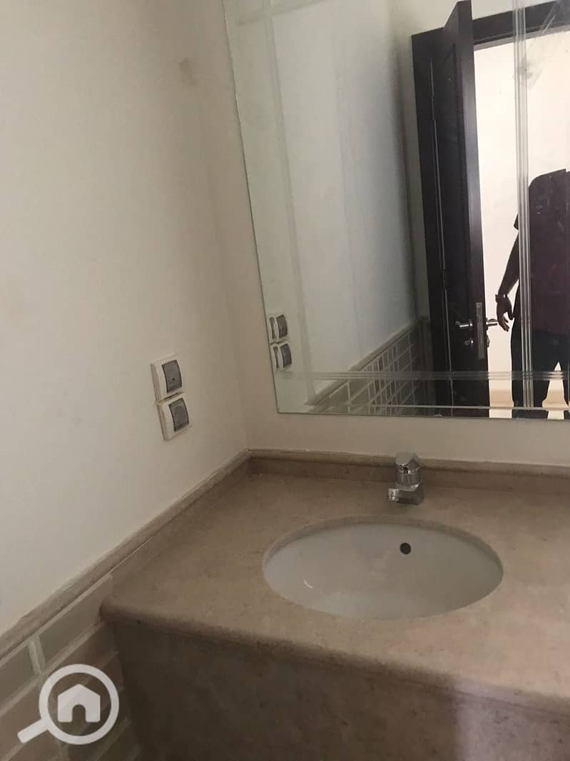 13 2fdafd8b-65df-44f0-8247-6571491d5bc1. jpeg