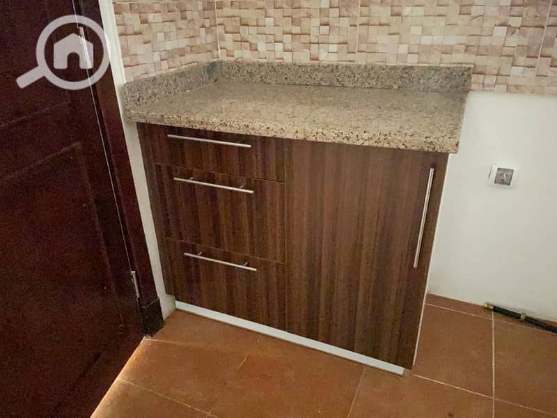 28 f7db0e4d-e08c-4516-8ead-87f2379f6a0c. jpeg