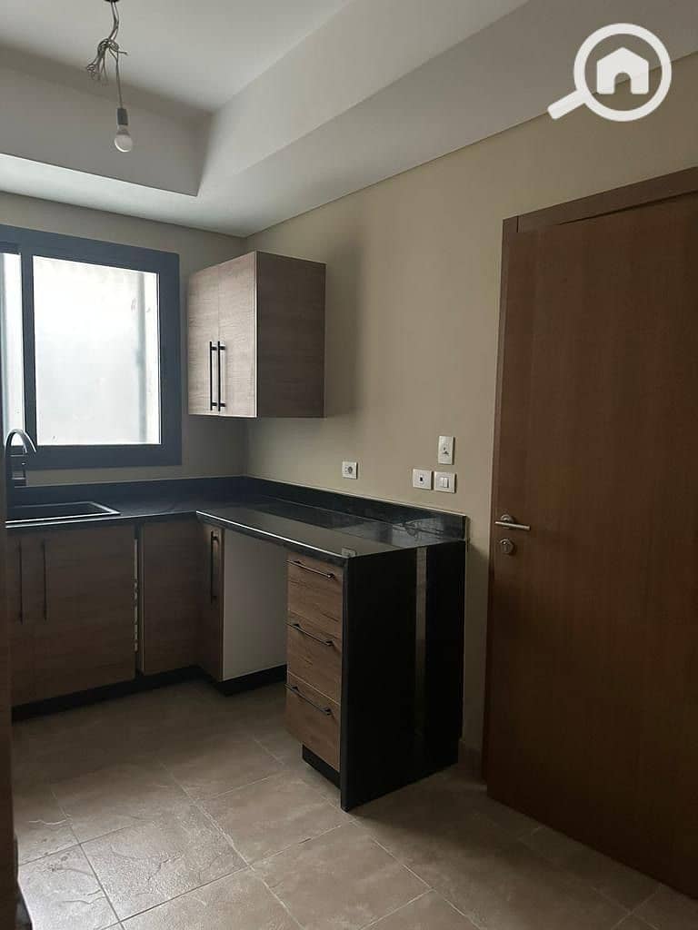 31 e55de02f-a108-496d-9982-b5649ec65dcd. jpeg