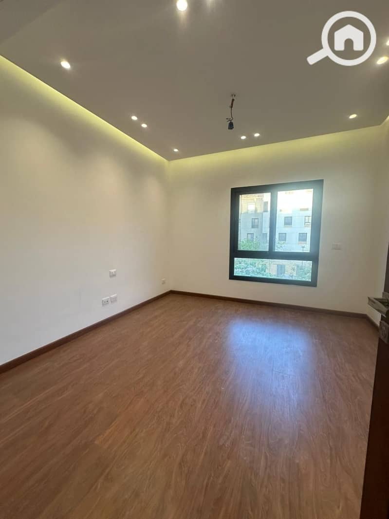 2 6a31bb6d-5d21-43b2-a79d-b62448bdca2f. jpeg