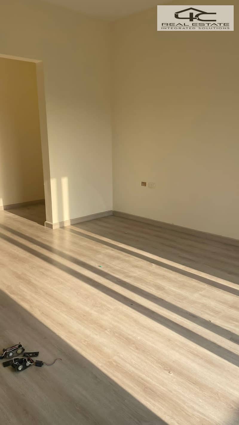 8 WhatsApp Image 2025-11-03 at 15.54. 00 (2). jpeg