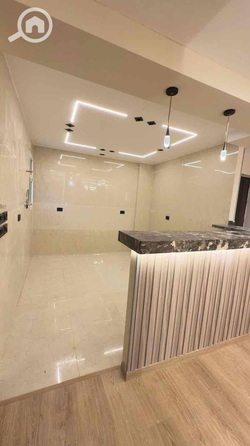 9 8b23b44e-dfd1-4fd4-9397-d01cd4e53b3f. jpg