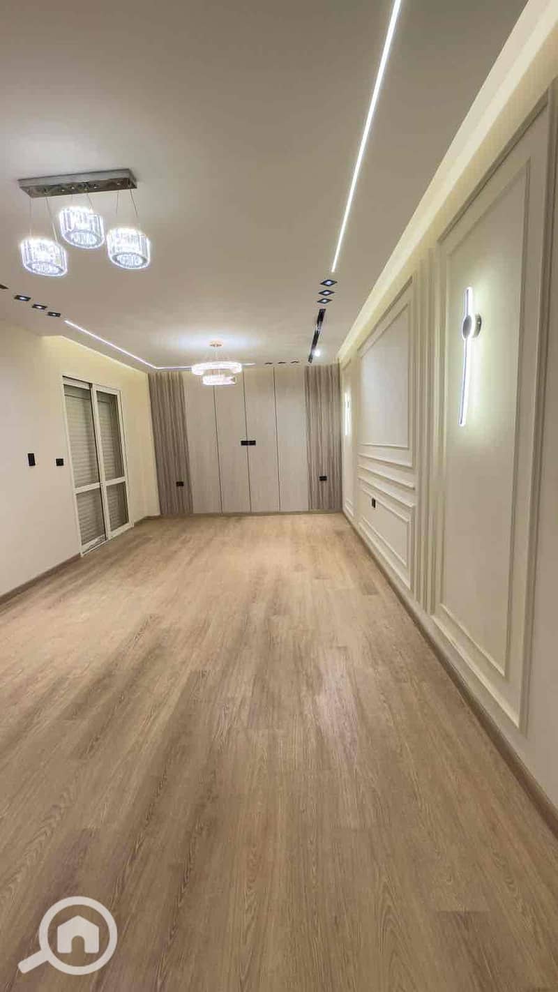 10 79dc4415-3a07-44b1-83dd-84a57381c62c. jpg